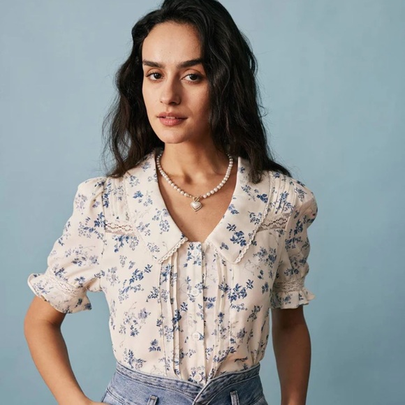 RIHOAS Tops - NWT Rihoas The Lace Spliced Pleated Floral Shirt size Small